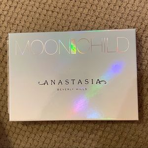 NIB Anastasia moonchild glow kit pallet
